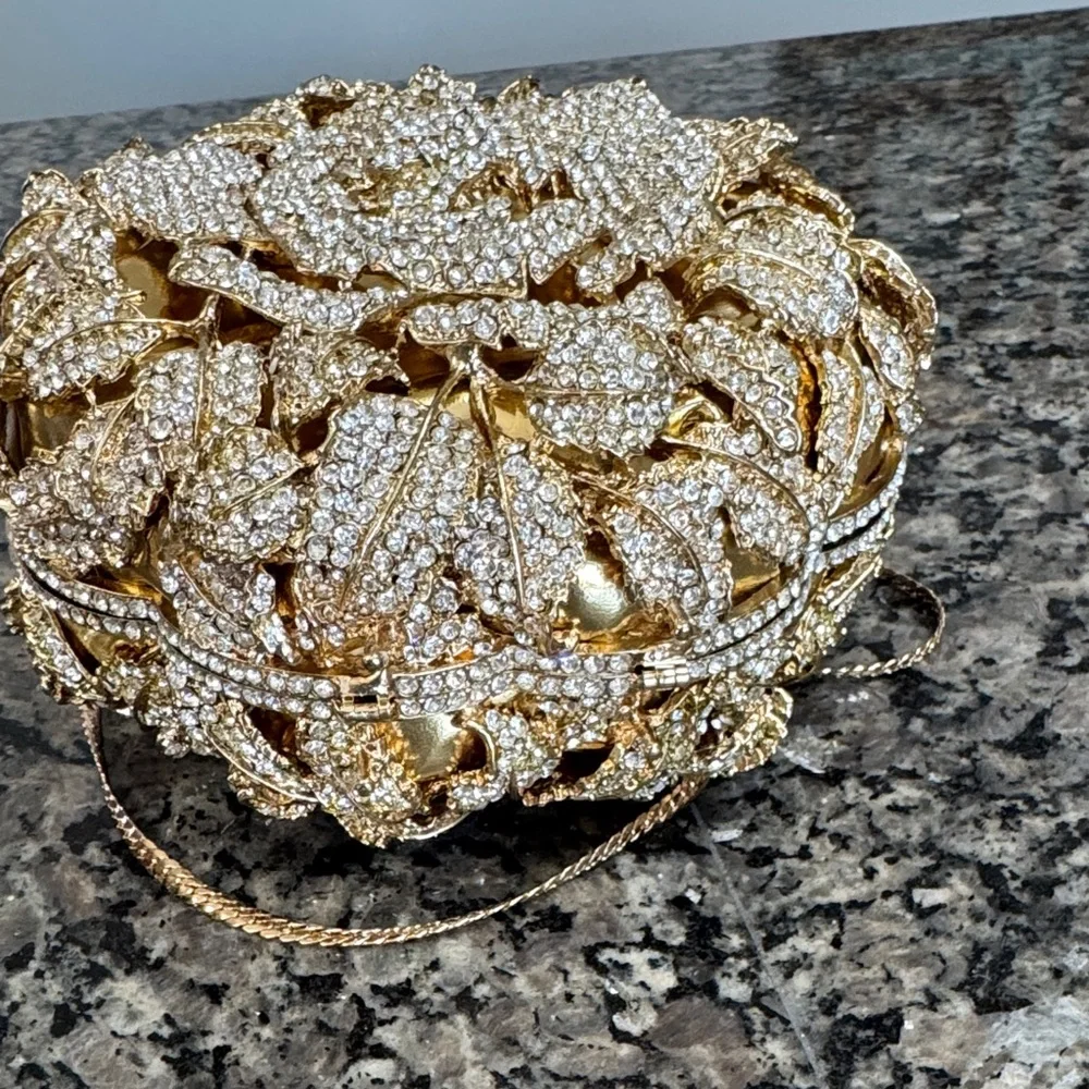 Elegant Gold Floral Clutch NWOT - Picture 13 of 16